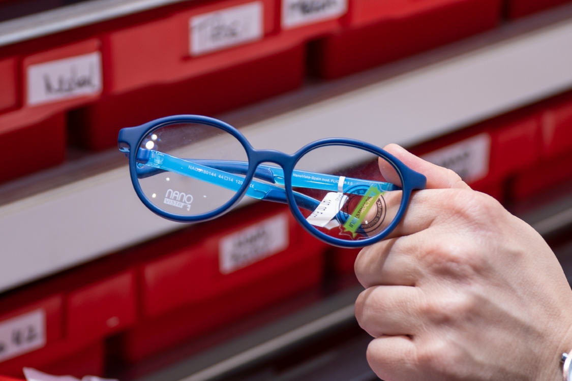 Neste Dia da Criança, ofereça óculos Nano Vista: maior resistência… não há!