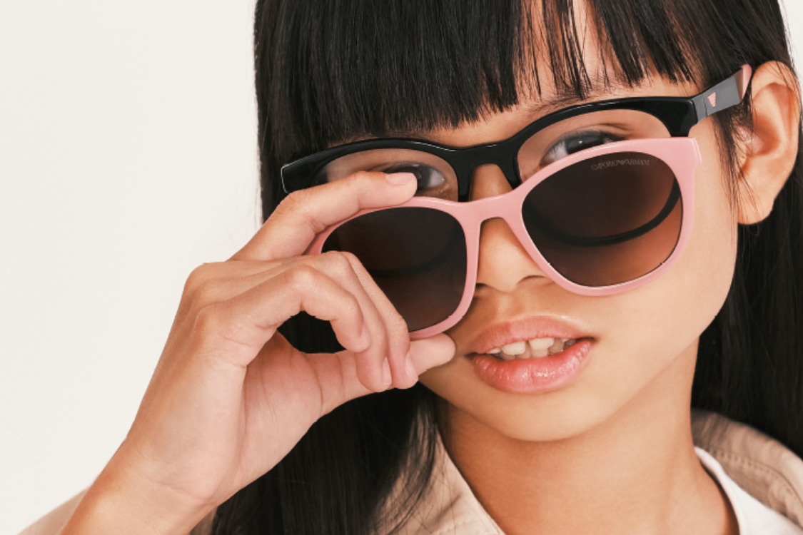 Emporio Armani: os mais pequenos vão aproveitar um verão… com óculos 2 em 1!