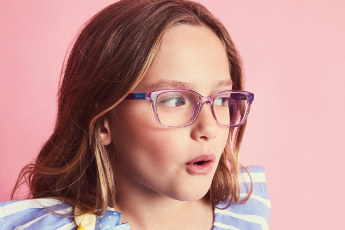 As meninas vão desfilar alegria com os nossos óculos Vogue!